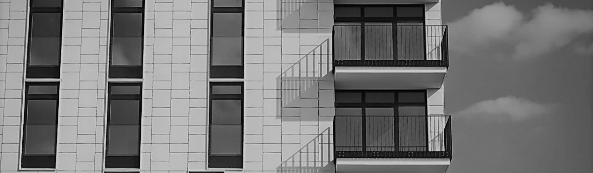 VLC_Modern-Building_BW-2 Modern building from side 4 floors